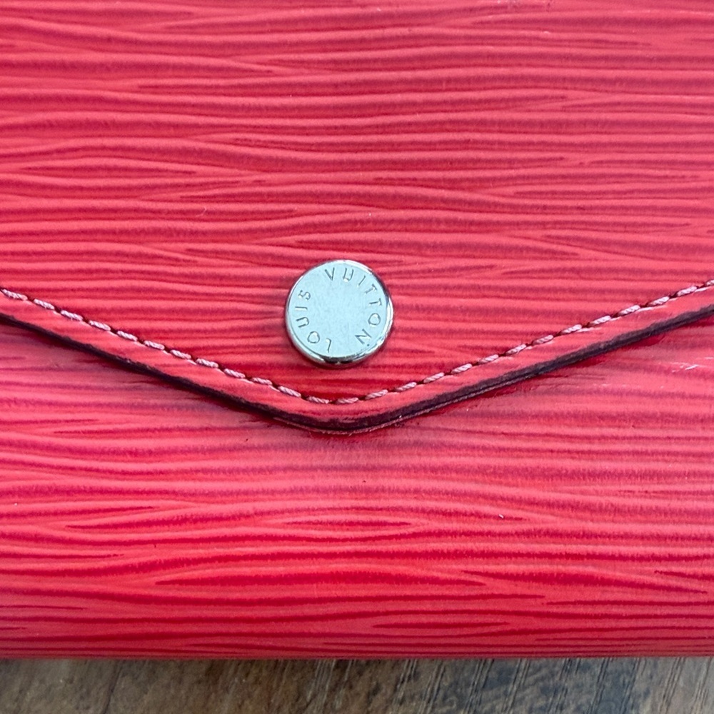 ** Louis Vuitton ** Wallet Epi Sarah Wallet Castillan Red Valentine’s Day COA - Picture 6 of 15